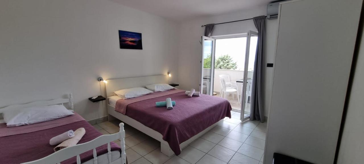 Apartments La Playa Pula Exterior photo