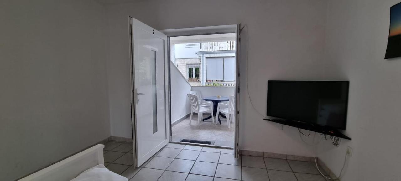 Apartments La Playa Pula Exterior photo